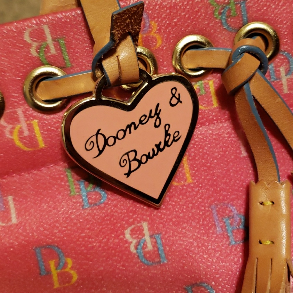 Dooney & Bourke